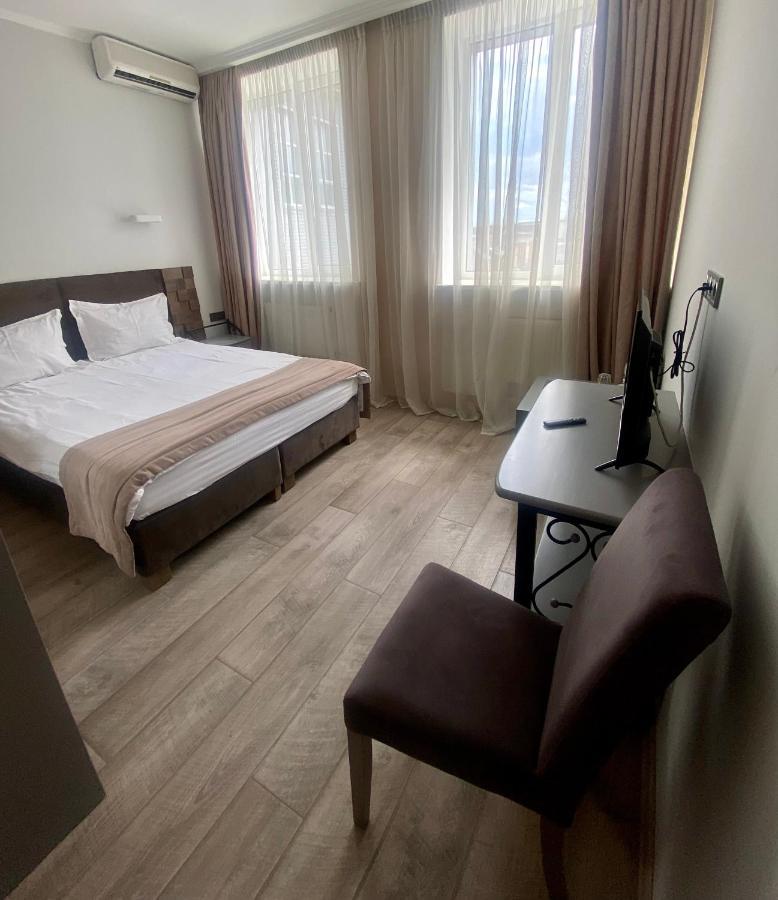 Pallada Hotel Tarnopol Zewnętrze zdjęcie
