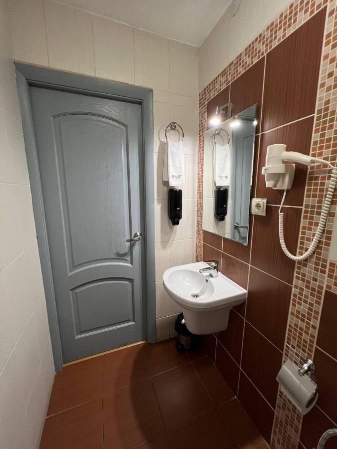 Pallada Hotel Tarnopol Zewnętrze zdjęcie