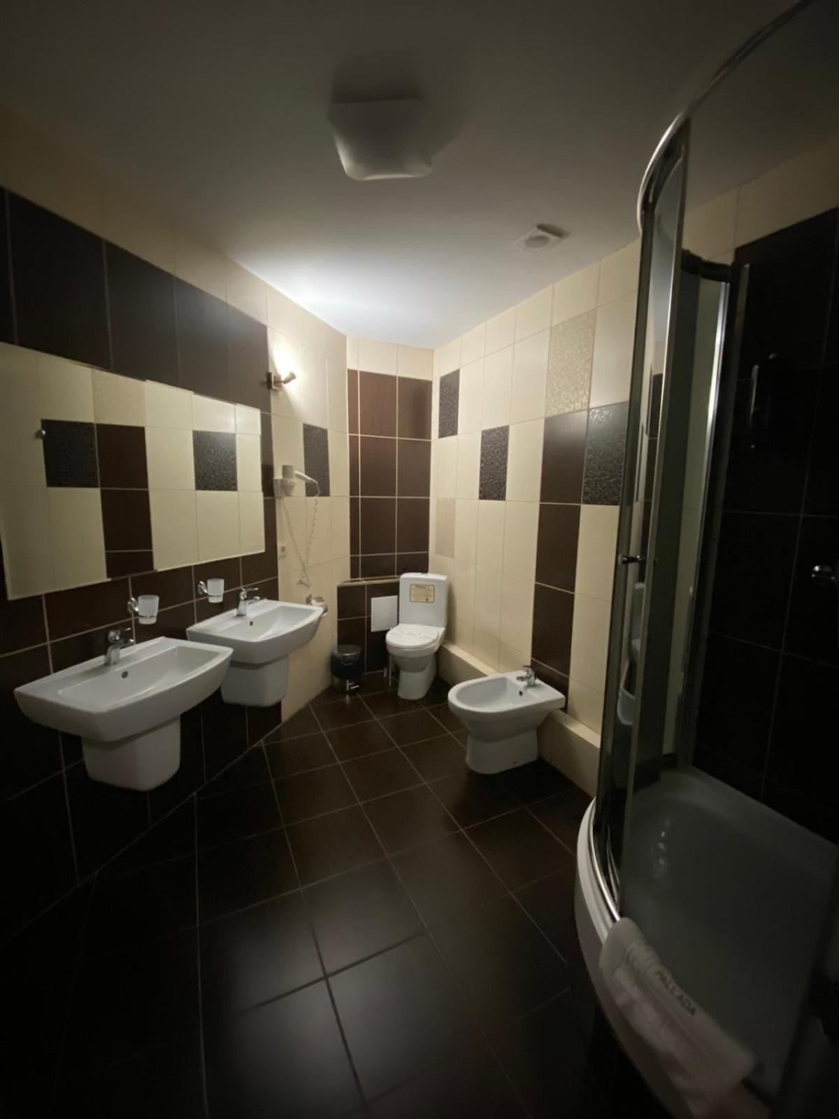 Pallada Hotel Tarnopol Zewnętrze zdjęcie