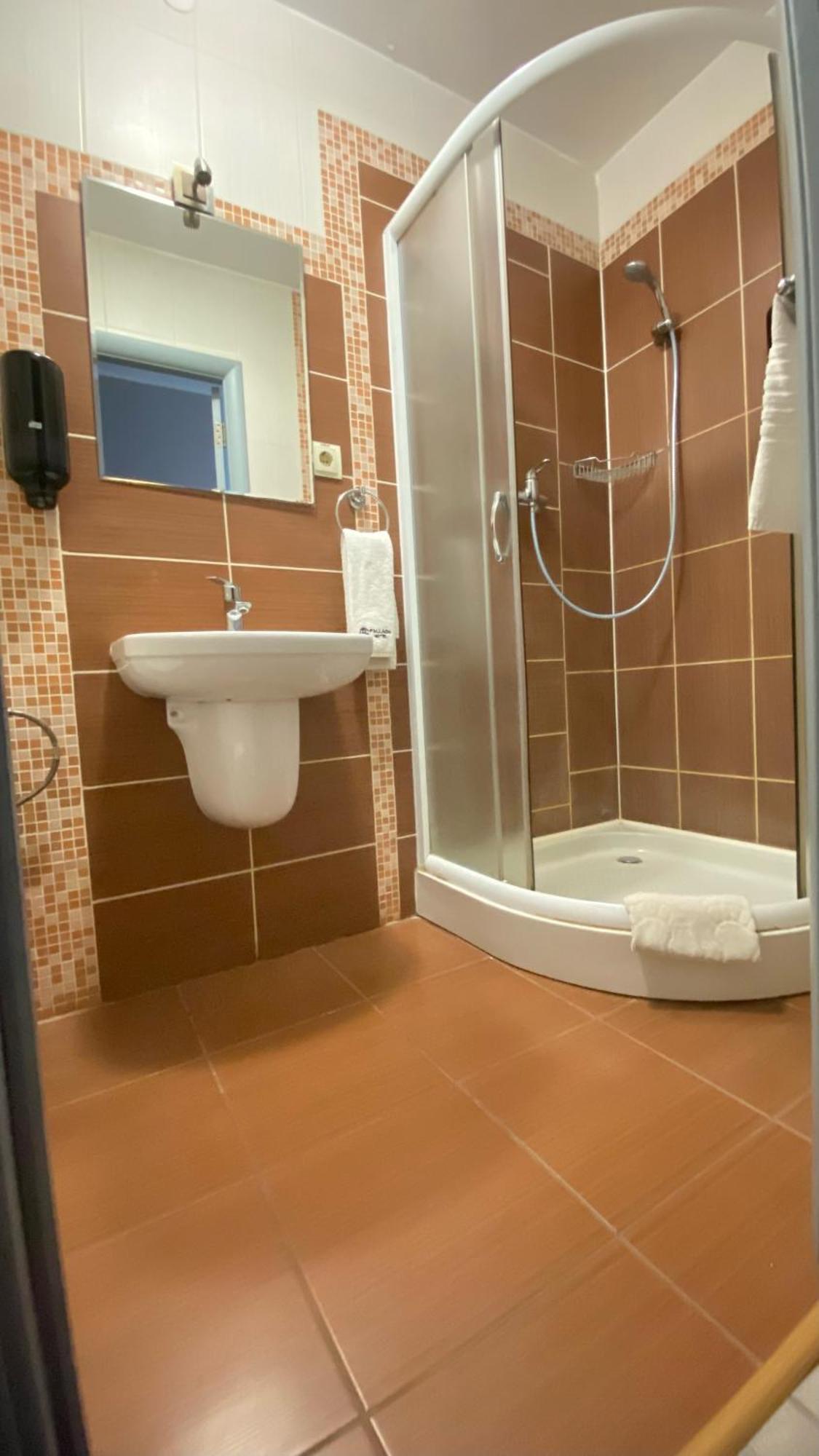 Pallada Hotel Tarnopol Zewnętrze zdjęcie