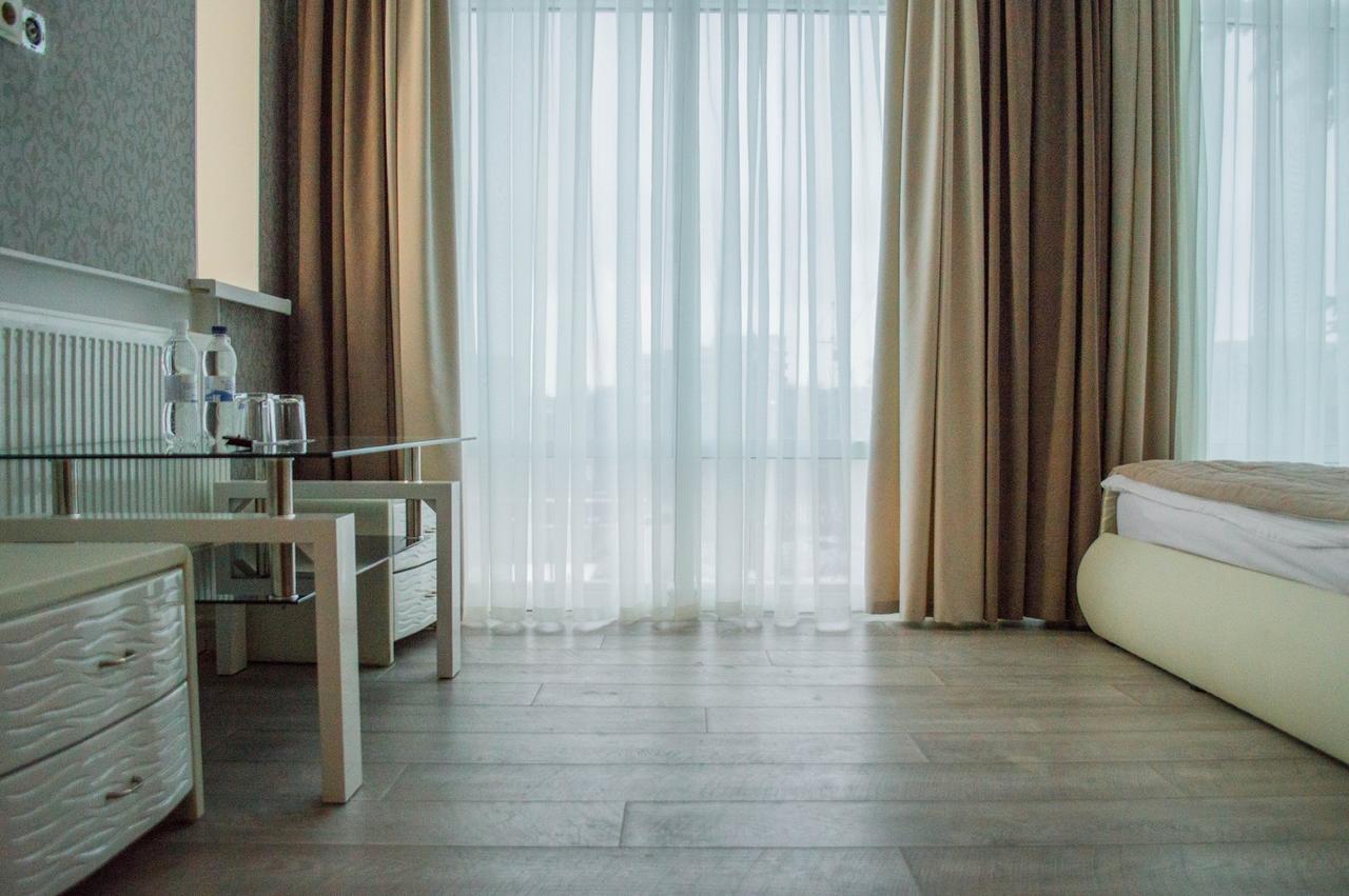 Pallada Hotel Tarnopol Zewnętrze zdjęcie