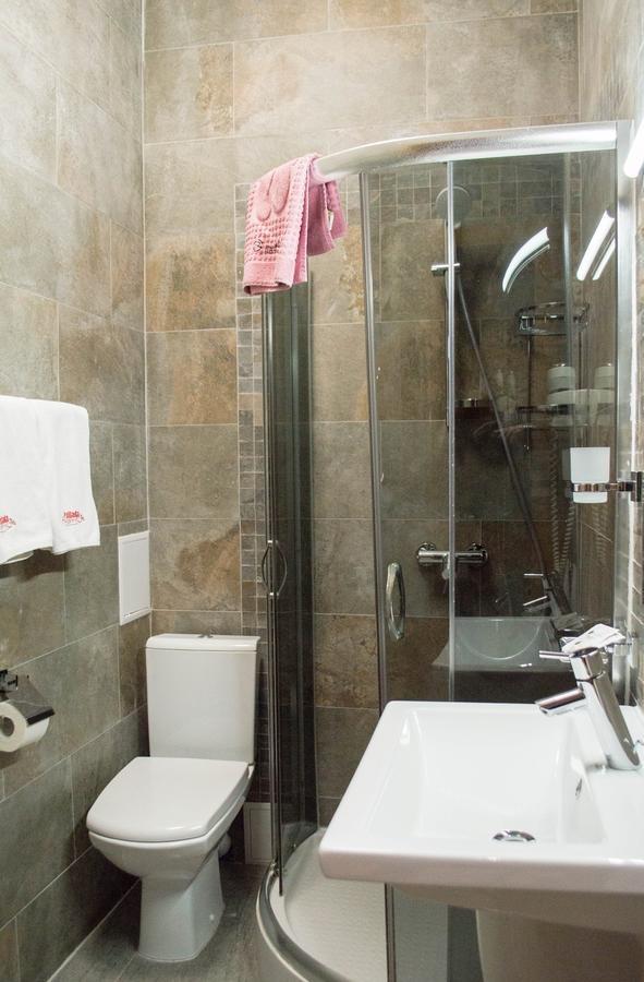 Pallada Hotel Tarnopol Zewnętrze zdjęcie