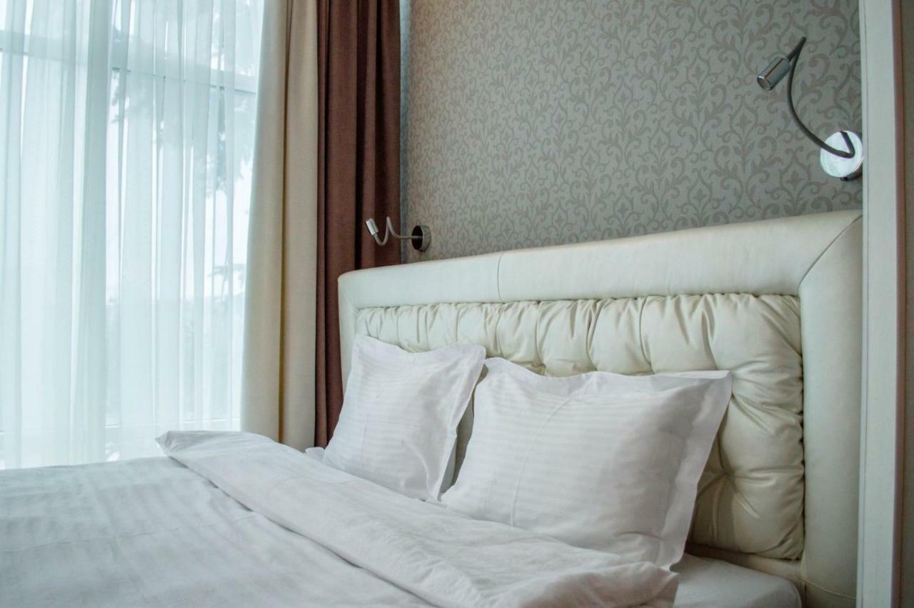 Pallada Hotel Tarnopol Zewnętrze zdjęcie