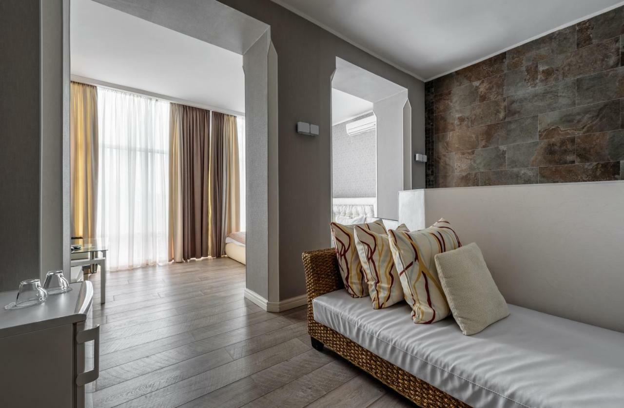Pallada Hotel Tarnopol Zewnętrze zdjęcie